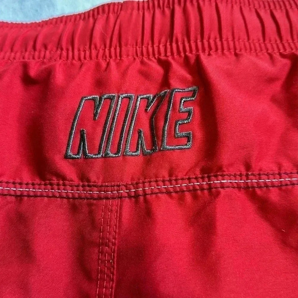 Nike Men’s red swim trucks size medium - Picture 7 of 9